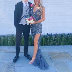 Jovani prom dress double 00, open back. Wore it for once. post more pics if need